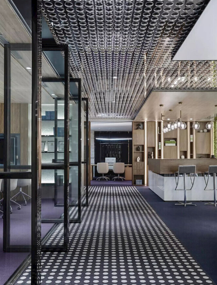 上海辦公室裝修設(shè)計：如何選購雕塑擺件，打造獨特辦公空間！